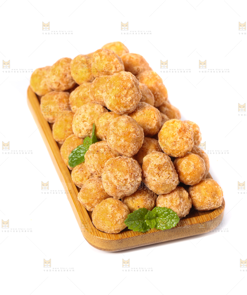 盘子里装着多味花生