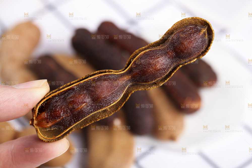 白格子底上的罗望子