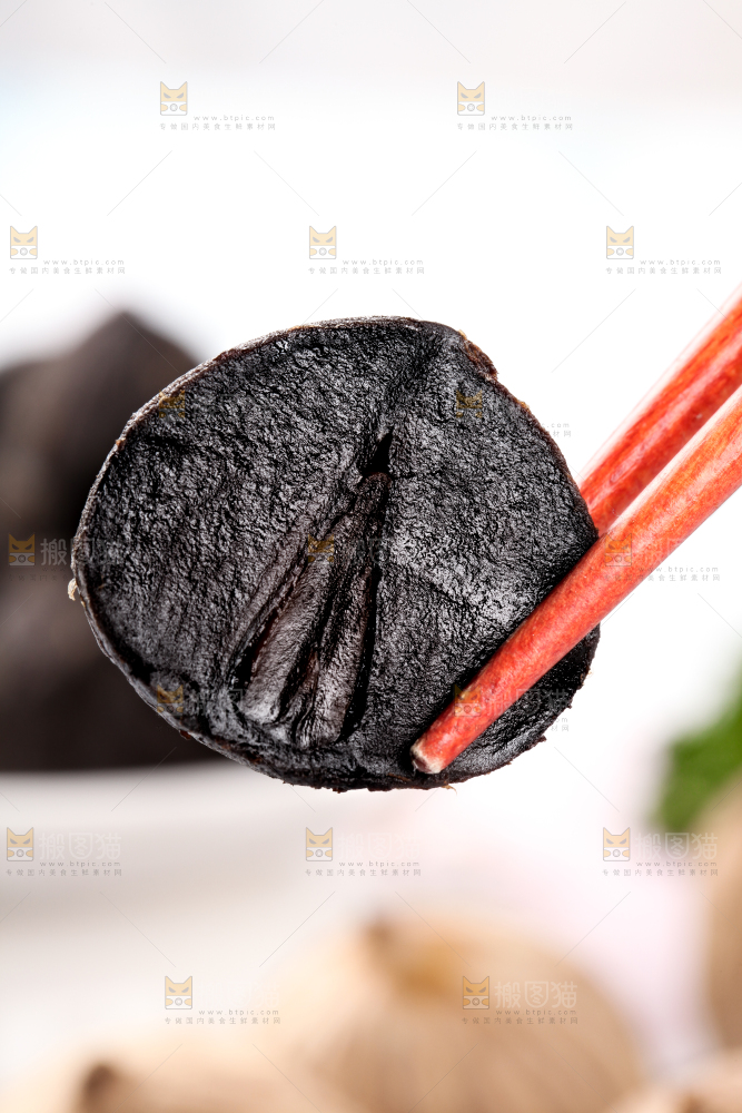 浅底上的养生黑蒜