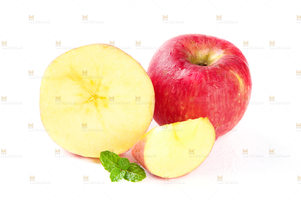 白底上放着红富士苹果