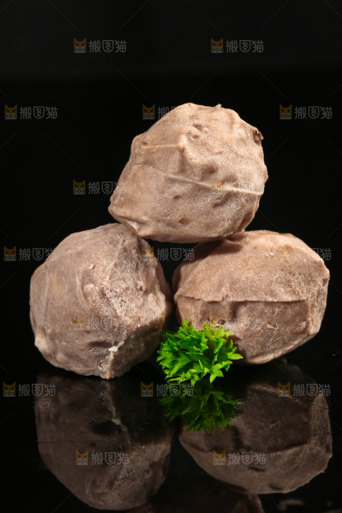 黑底上的潮汕牛筋丸