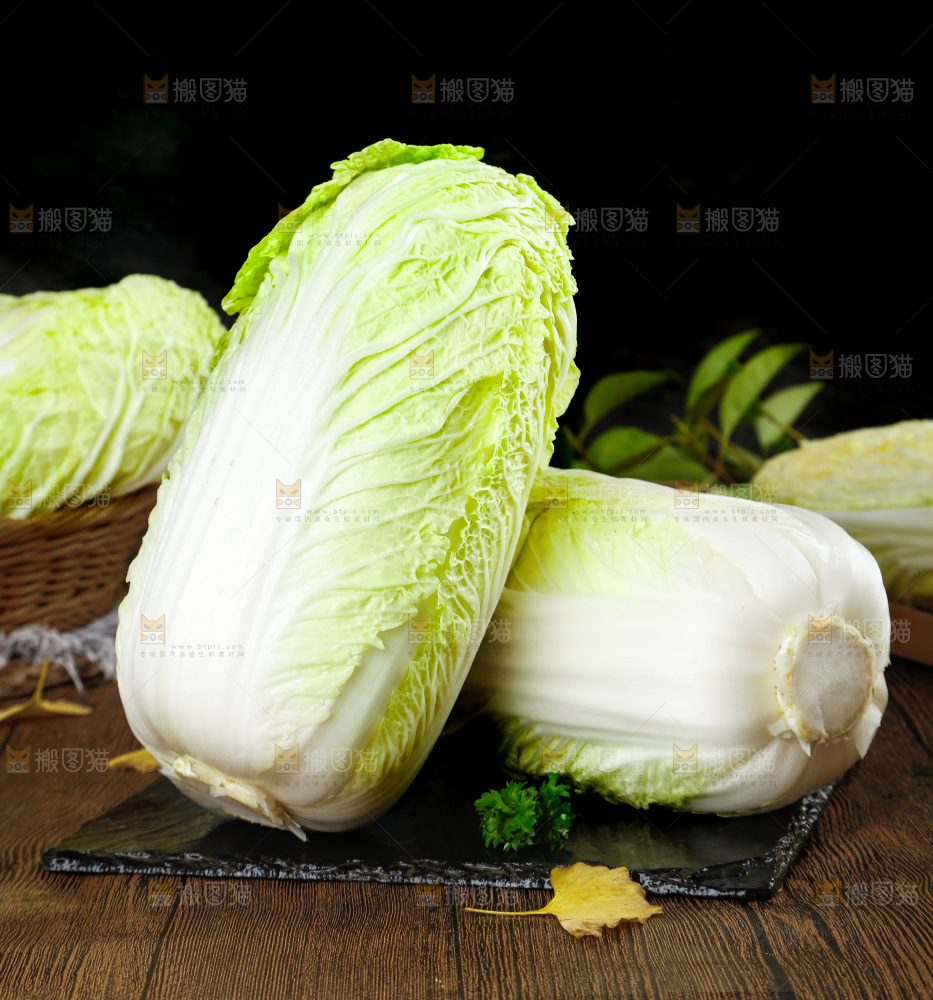 木底上的大白菜
