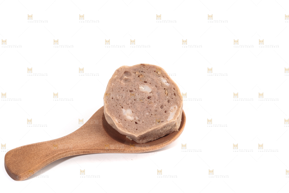 勺子里的牛肉丸