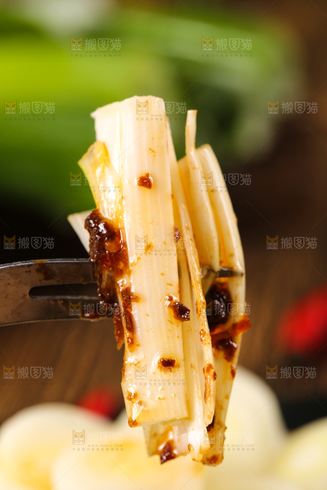 蘸酱的大葱