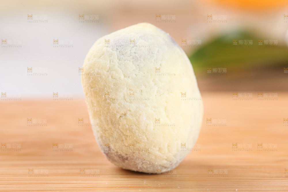 木底上的奶枣
