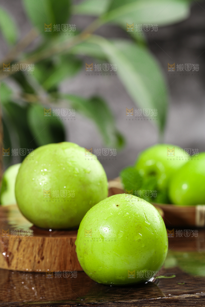 木底上的牛奶大青枣