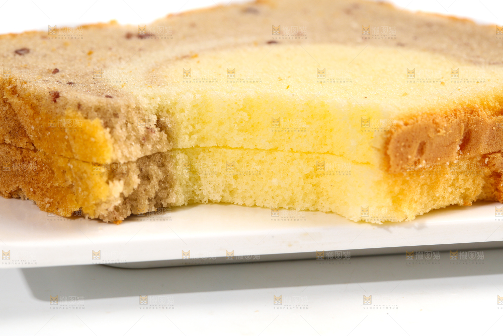 白底上的红豆双拼吐司