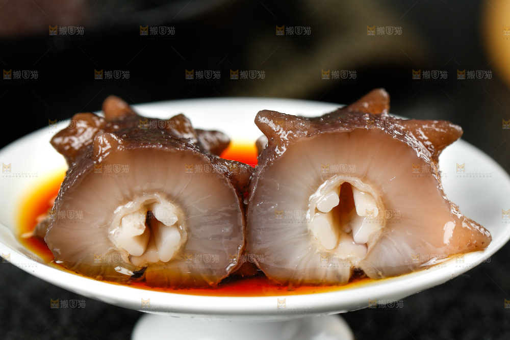 盘子里的海参