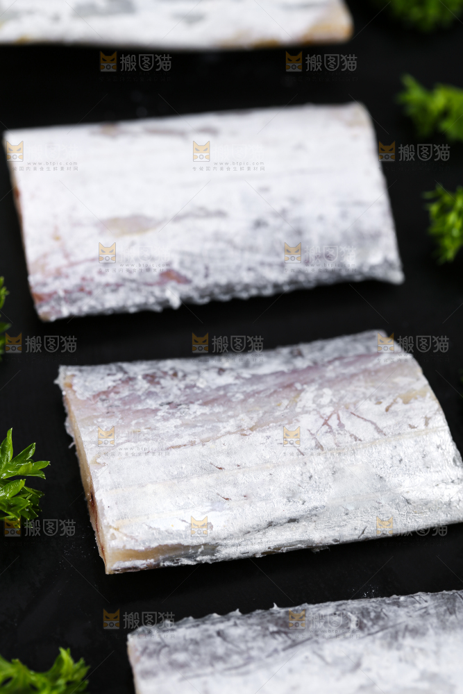 盘子里的带鱼段