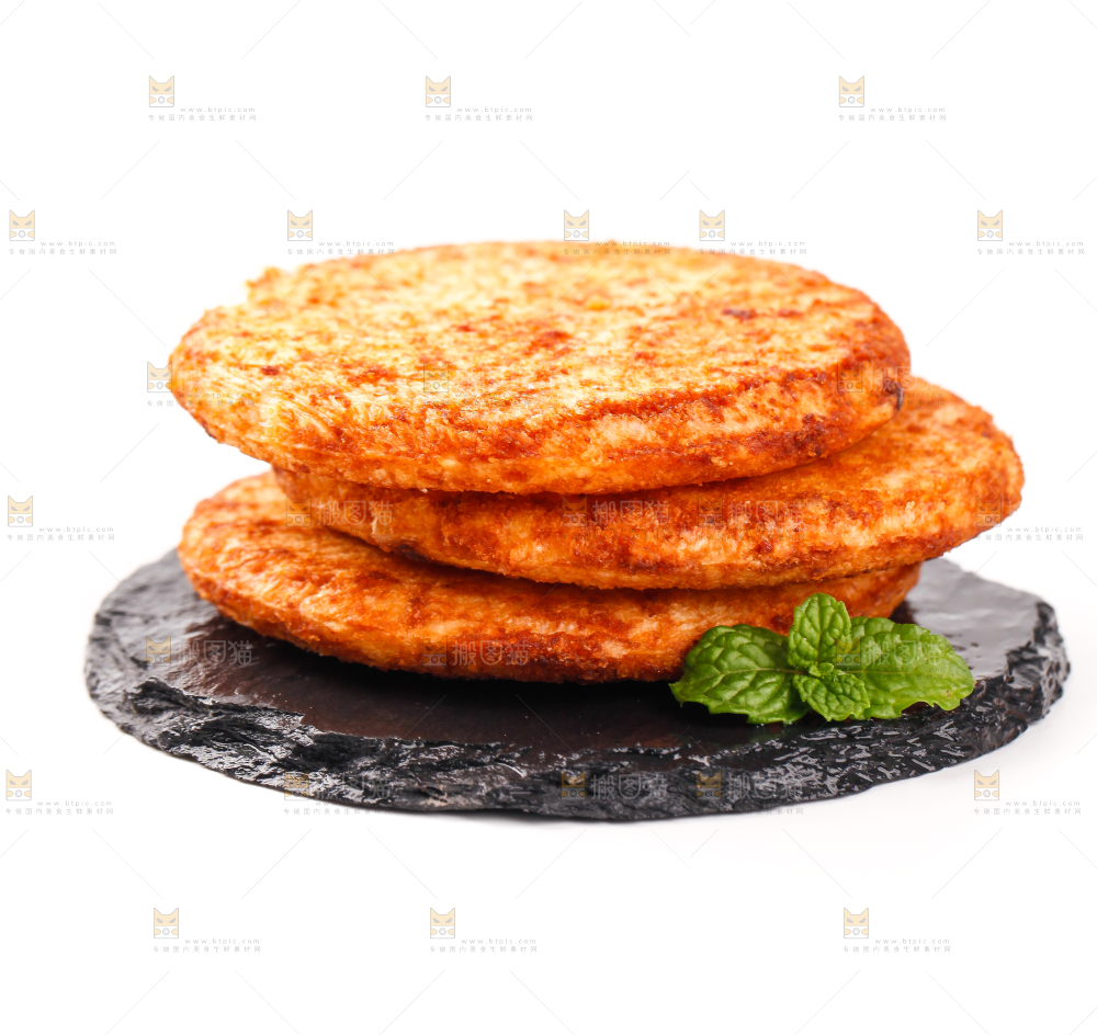 碟子上放着酱油饼