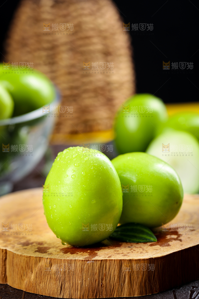 木底上的牛奶大青枣
