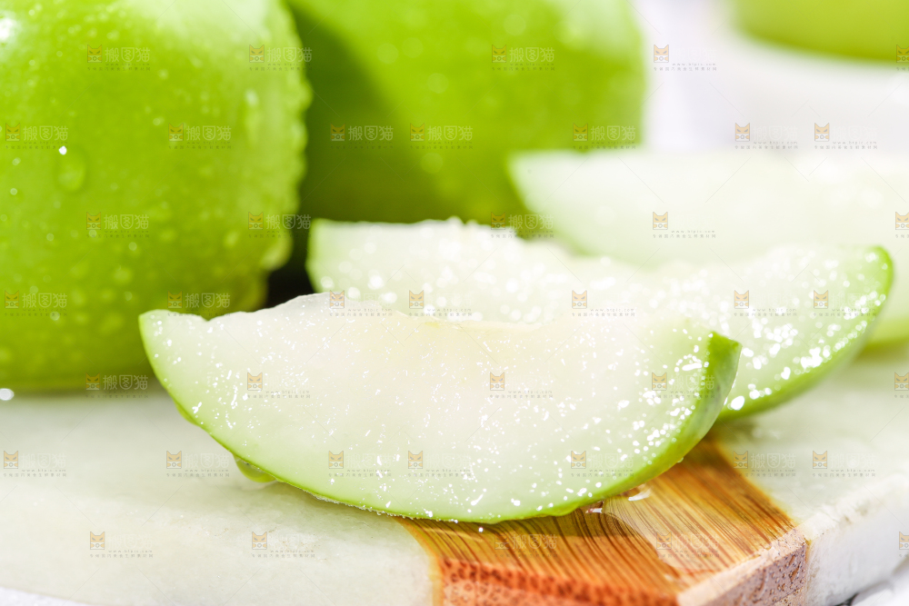 石板上的牛奶大青枣