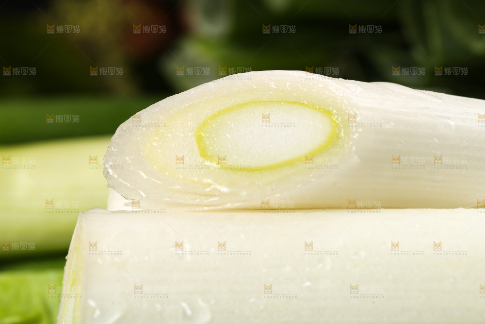 木底上的章丘铁杆大葱