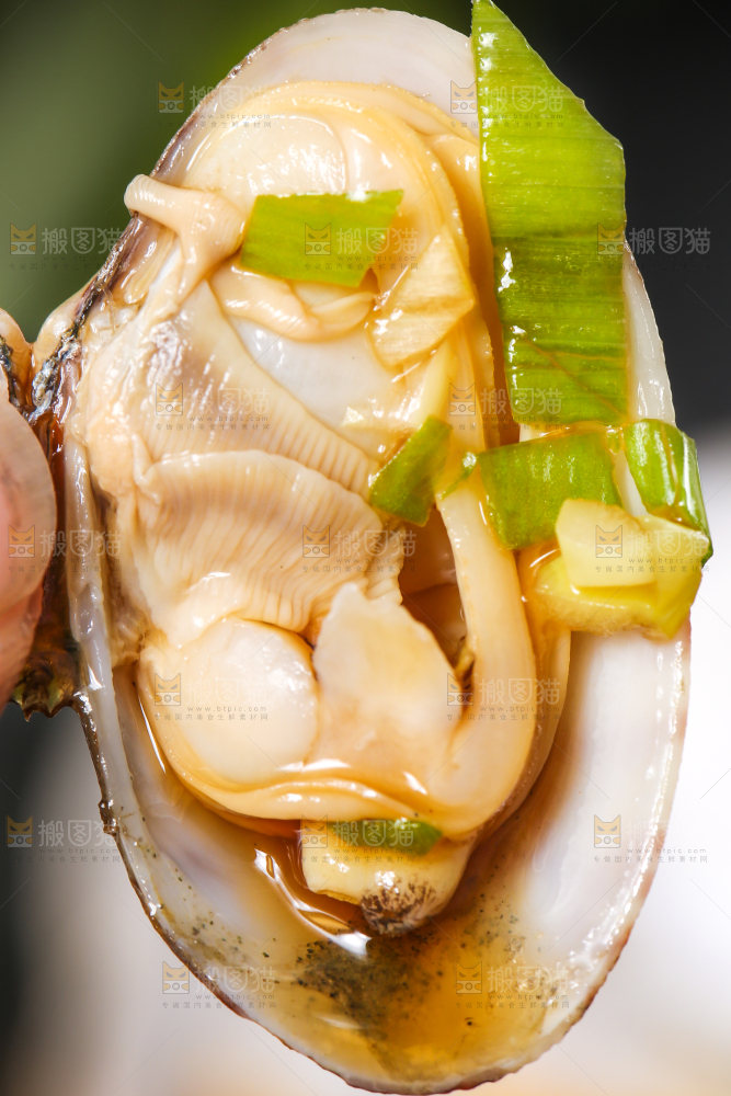 手拿香辣花甲