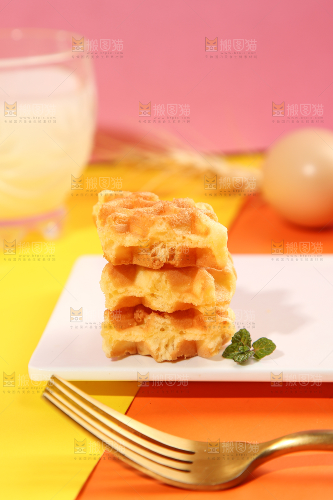 盘子里的华夫饼干