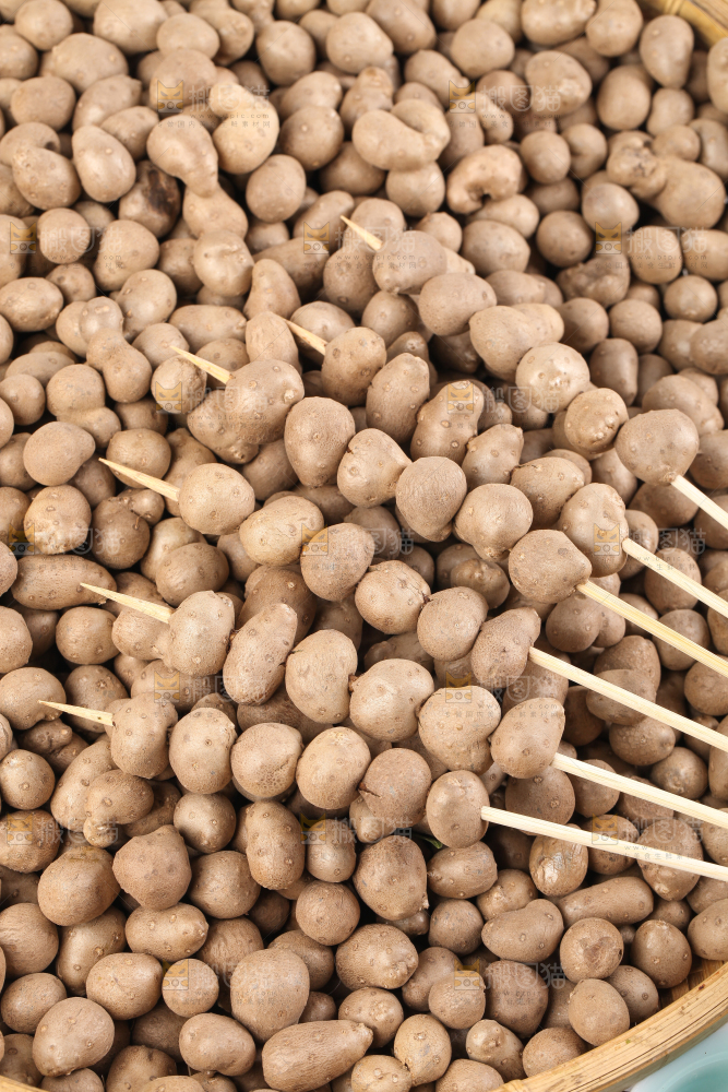 竹签上串着山药豆