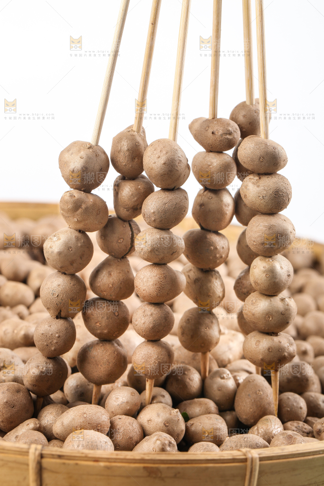 竹签上串着山药豆