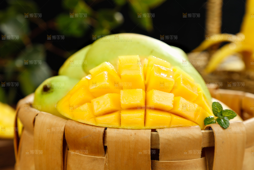 篮子里装着玉芒