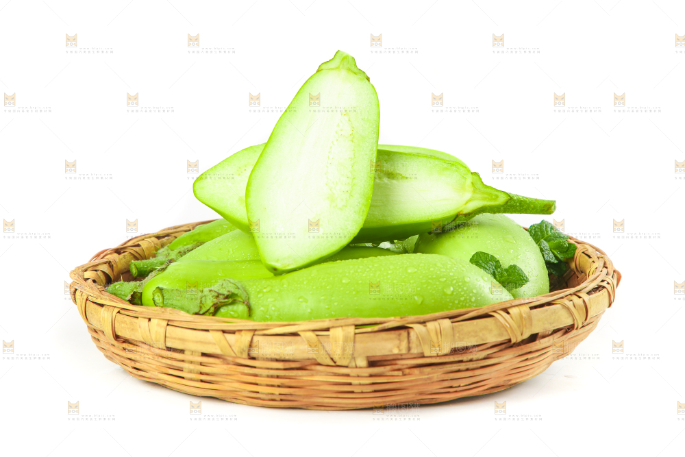 篮子里装着青茄子