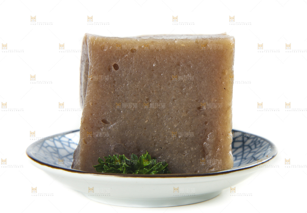 盘子里的魔芋豆腐