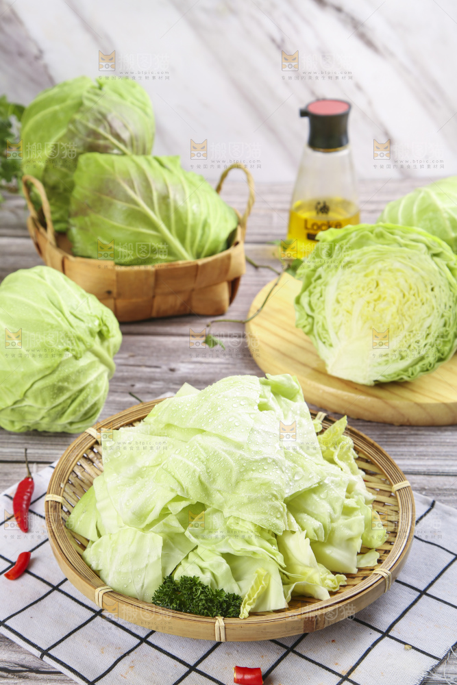 盘子里装着包心菜