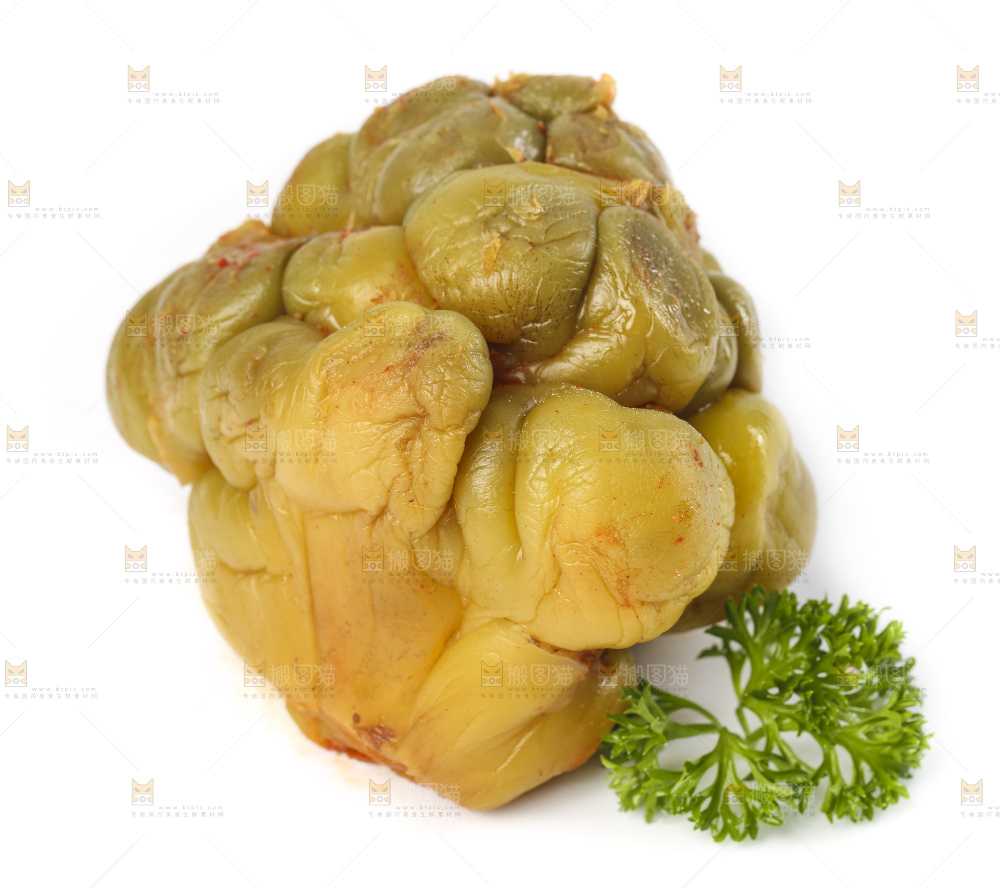 白底上放着腌制榨菜