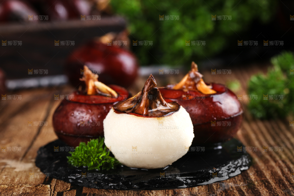 竹底上放着农家马蹄