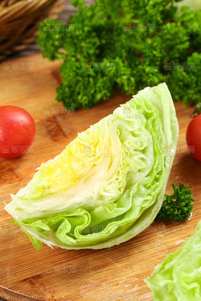 深底上的圆形生菜