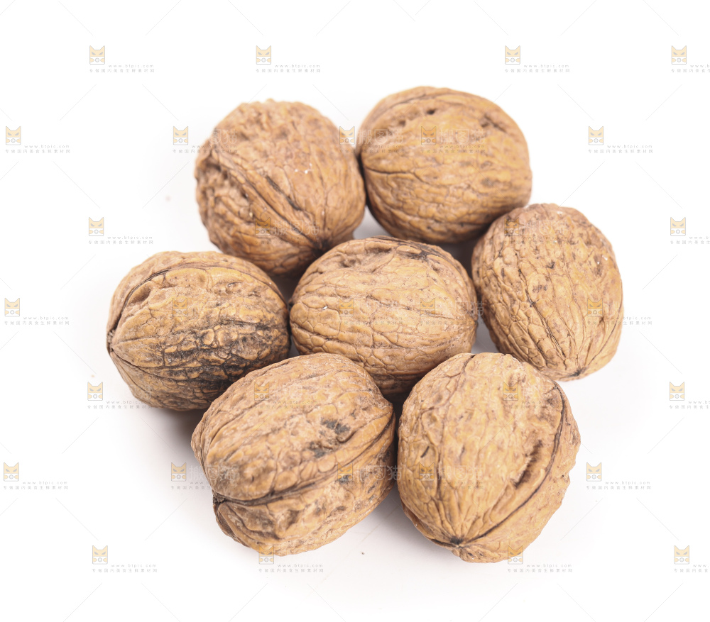 白底上的红仁核桃