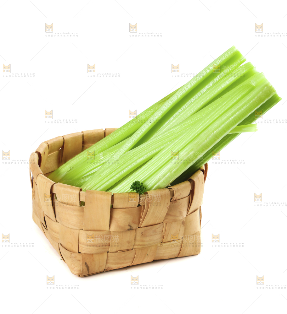 白底上放着西洋芹