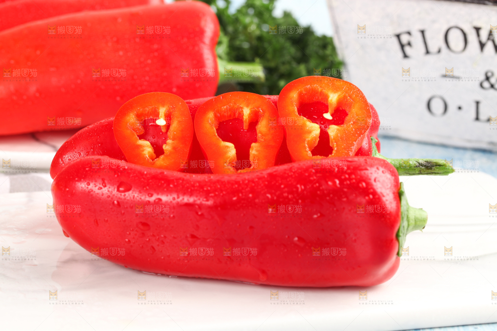 石板上的山东红辣椒