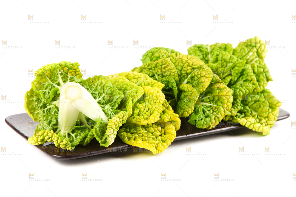 白底上摆放着黄心白菜
