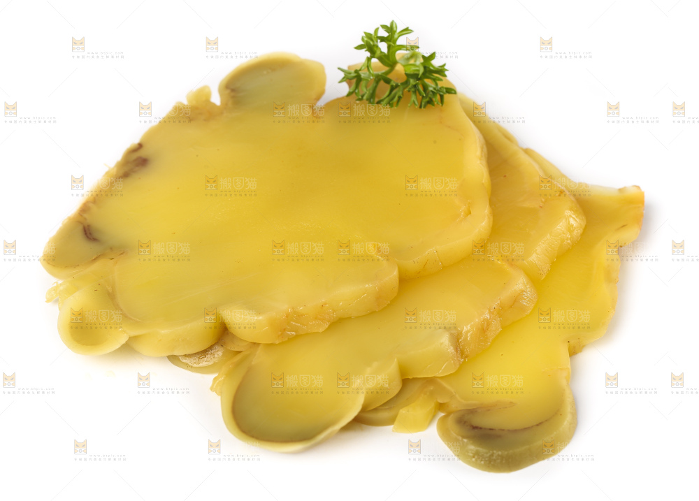 白底上放着腌制榨菜