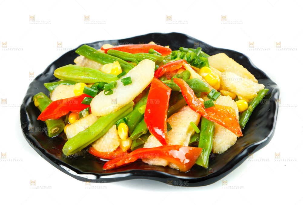 盘子里的山药炒四季豆