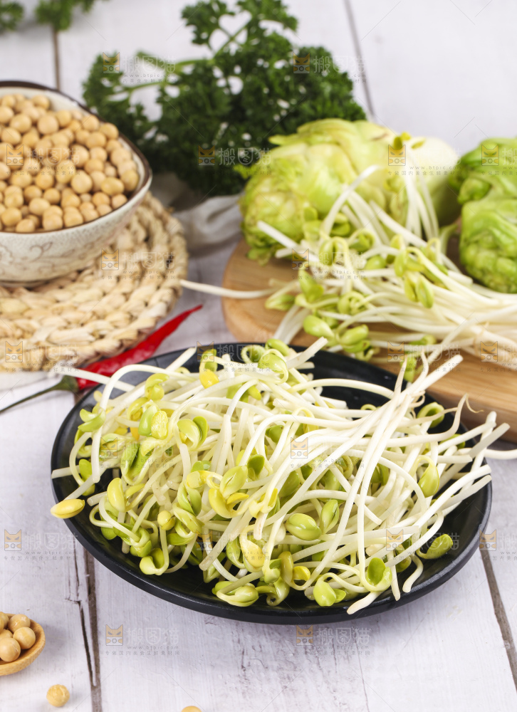 盘子里的豆芽