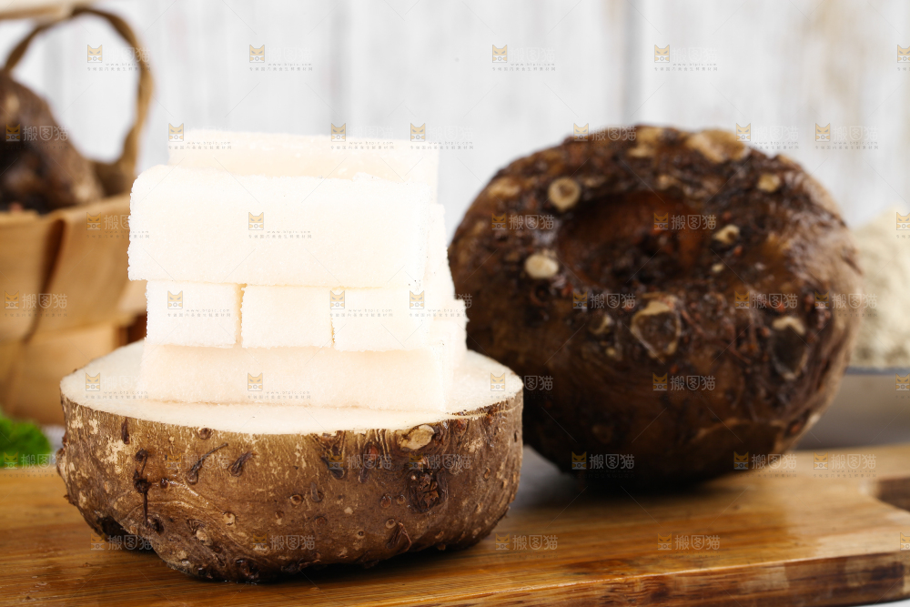 深底上的魔芋果肉