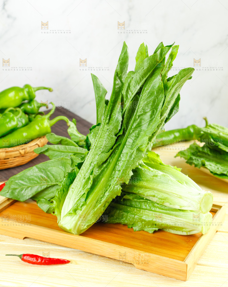 木板上的米香油麦菜