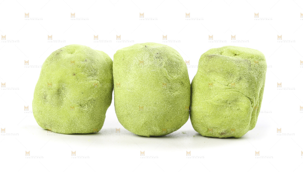 白底上的抹茶味奶枣