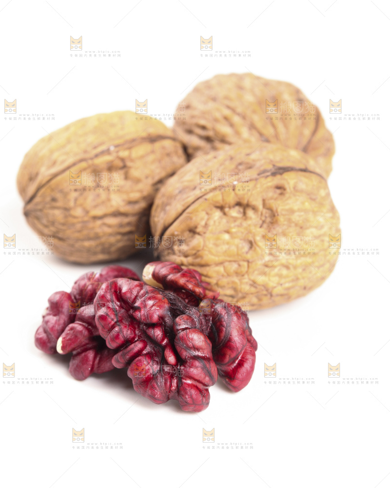 白底上的红仁核桃
