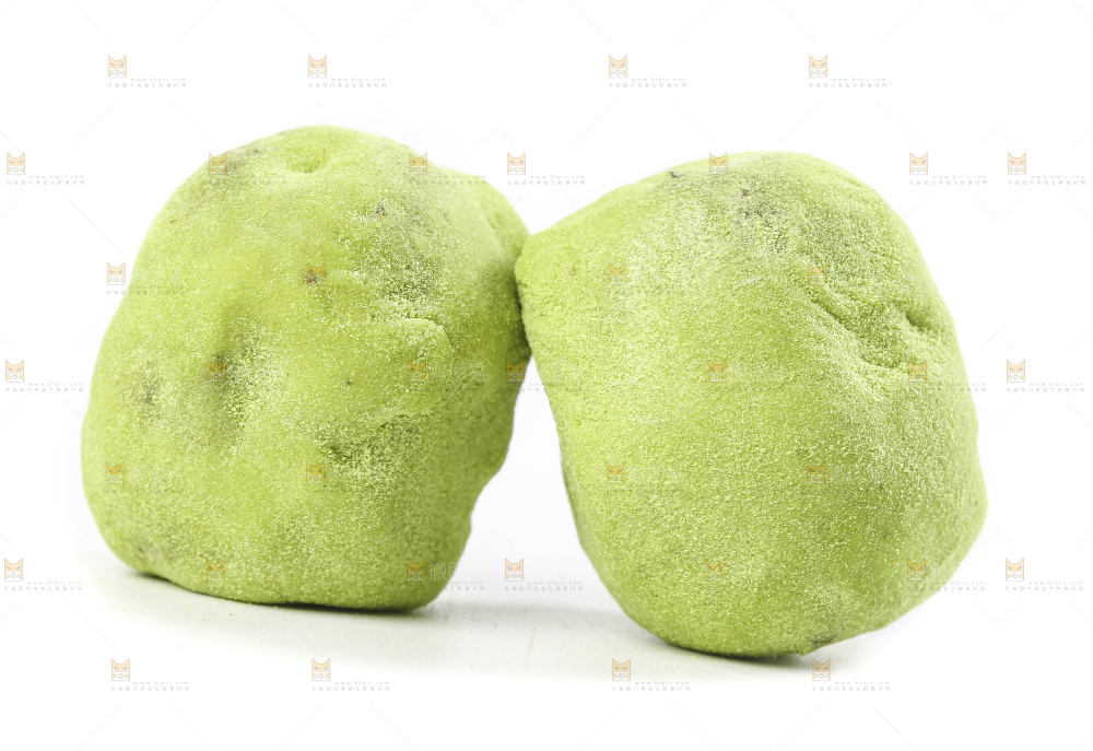 白底上的抹茶味奶枣