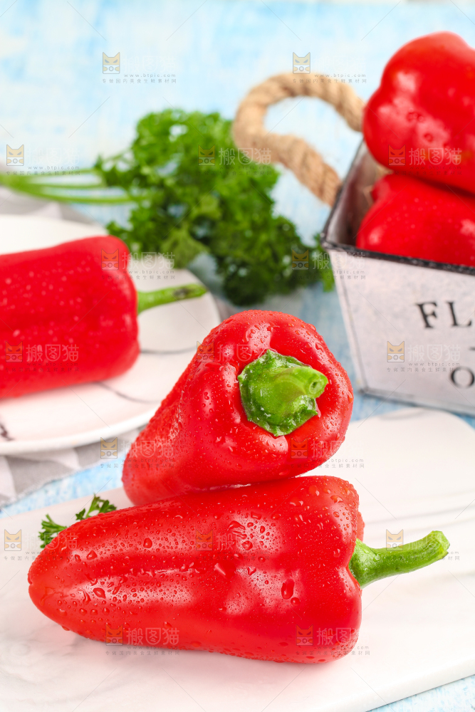 石板上的山东红辣椒