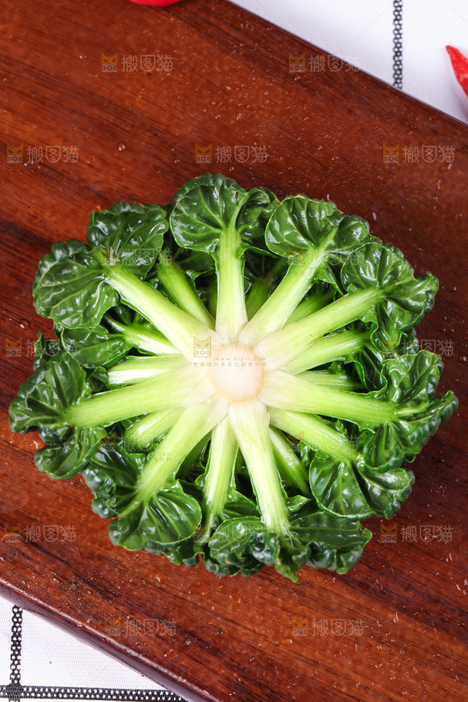 木板上的乌塌菜
