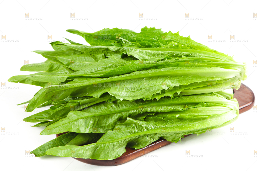 木板上放着油麦菜