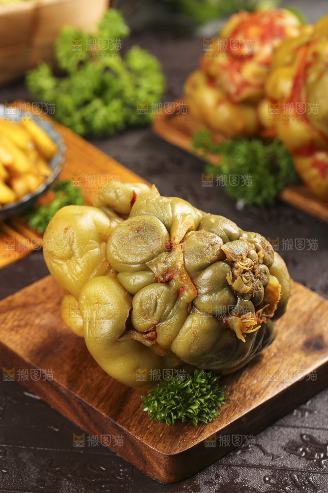木板上放着涪陵榨菜