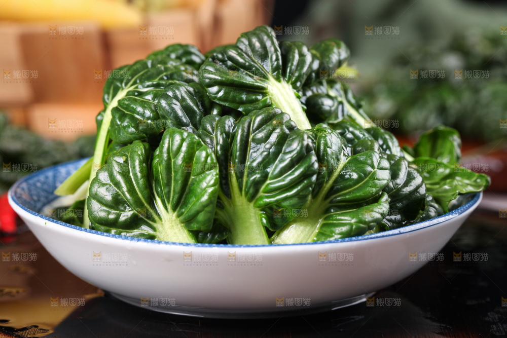 木板上的乌塌菜