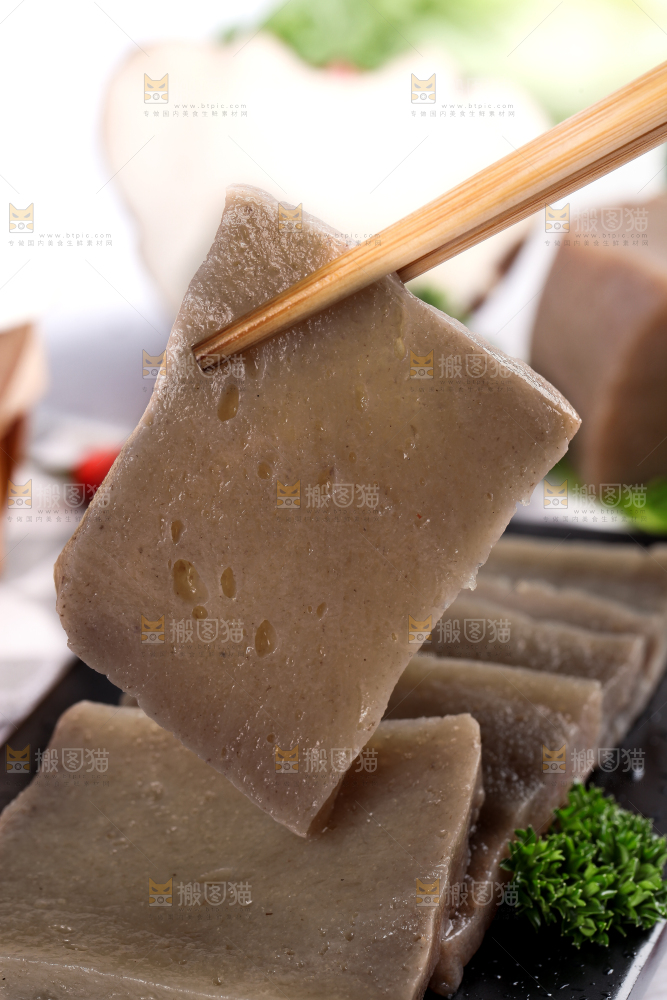 浅底上的手工魔芋豆腐