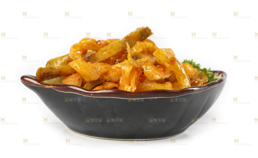 白底上的红油榨菜
