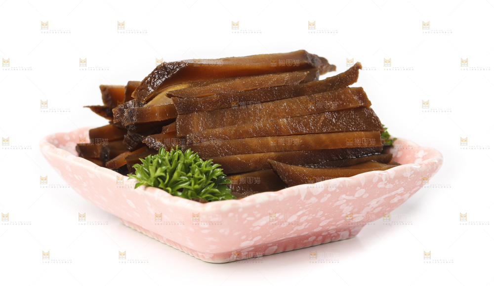 盘子里装着襄阳大头菜