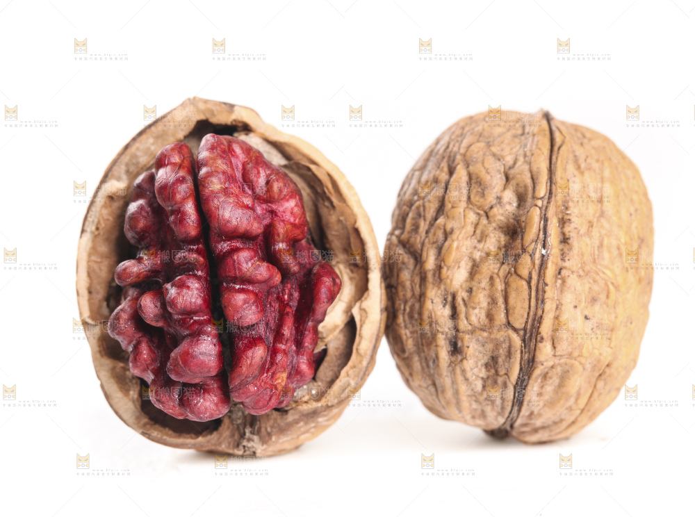 白底上的红仁核桃