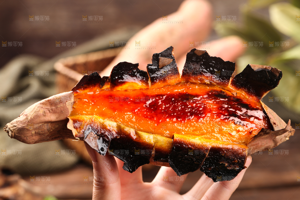 手拿烟薯